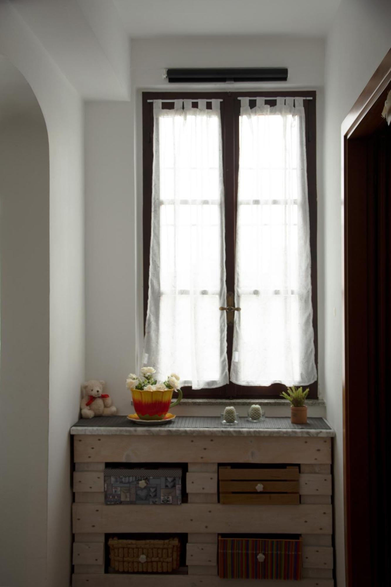 Leggiuno Tinas Yellow Home מראה חיצוני תמונה